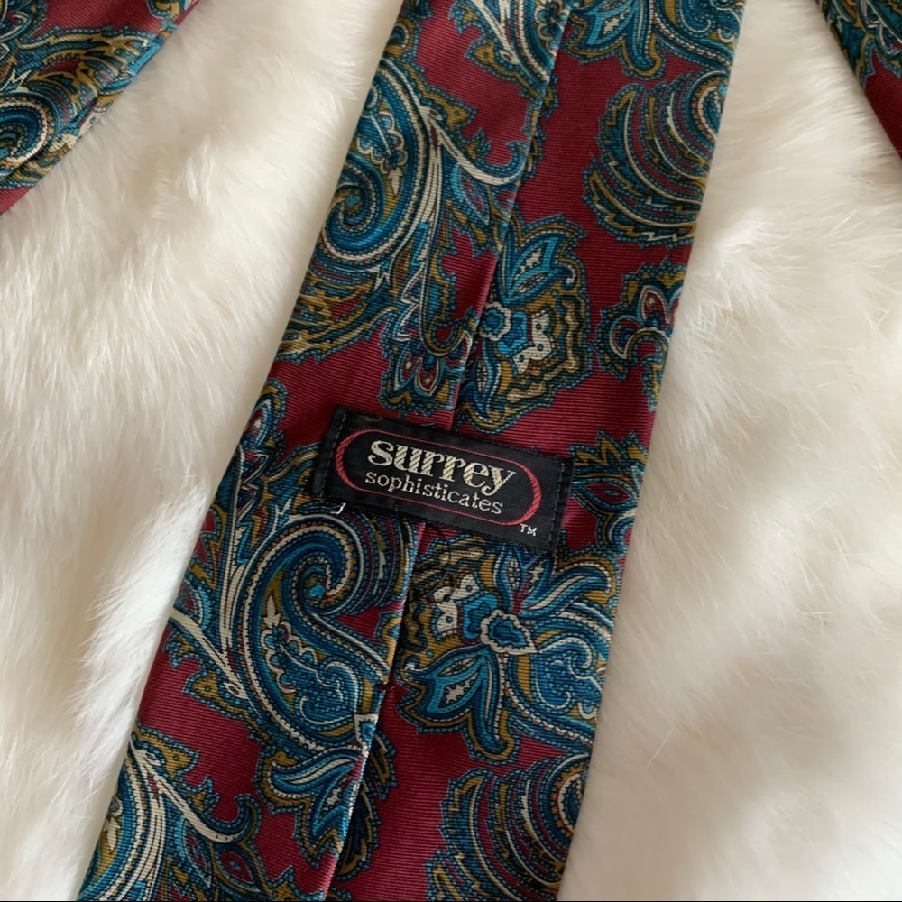 Vintage Surrey Sophisticates Paisley Silk Necktie - Picture 4 of 4